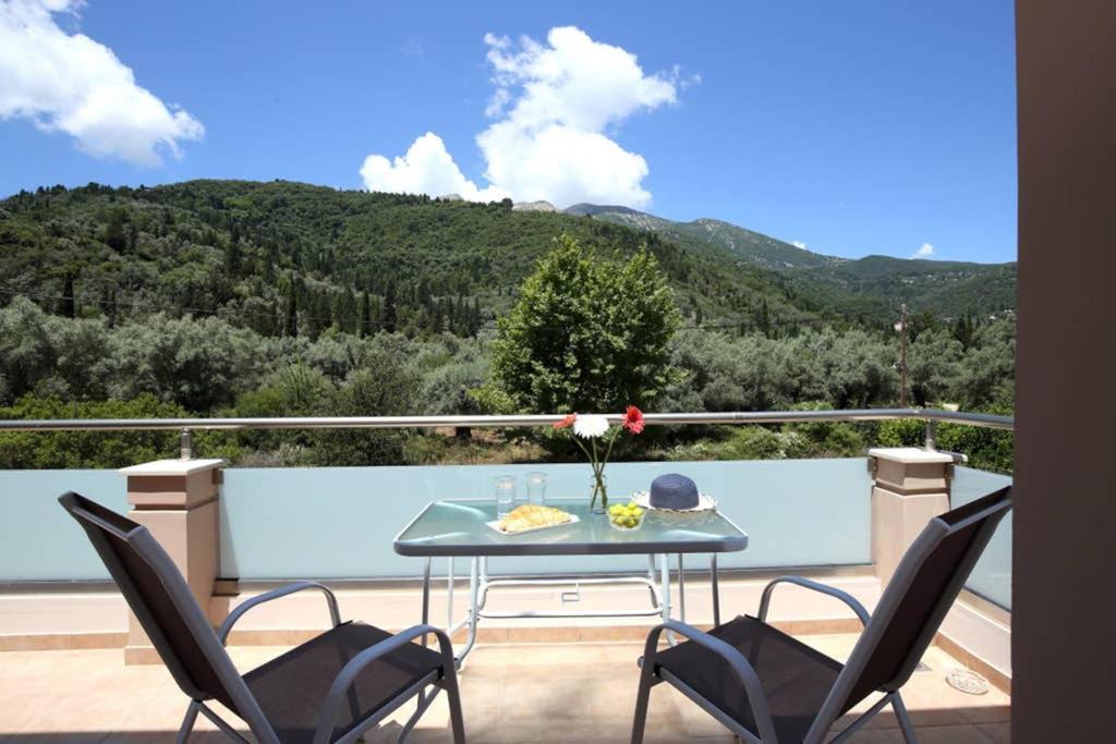 Villa Ligero Agios Christoforos  Buitenkant foto